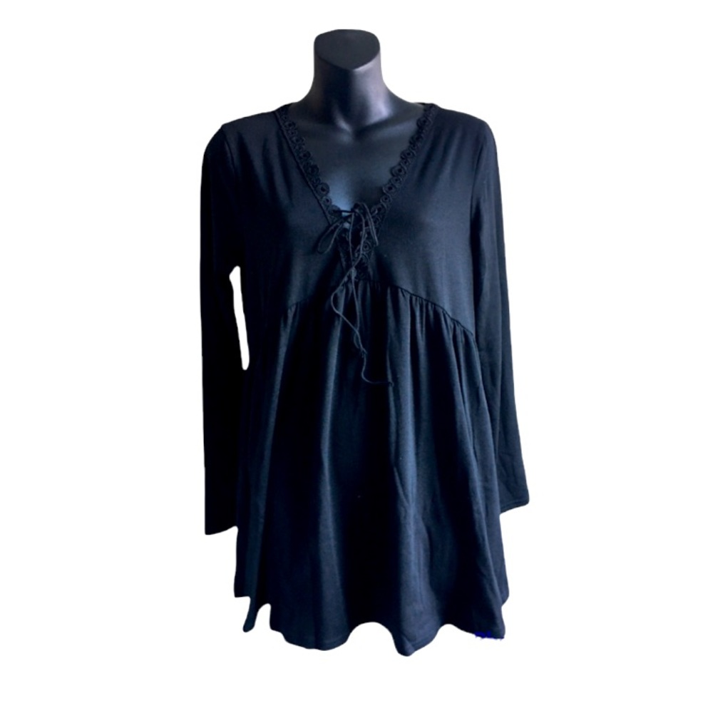 NWT Meaneor Casual Top. Size M. Black